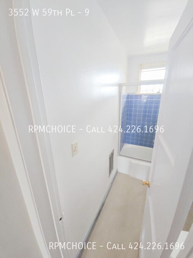 Building Photo - 3552 W 59th Pl