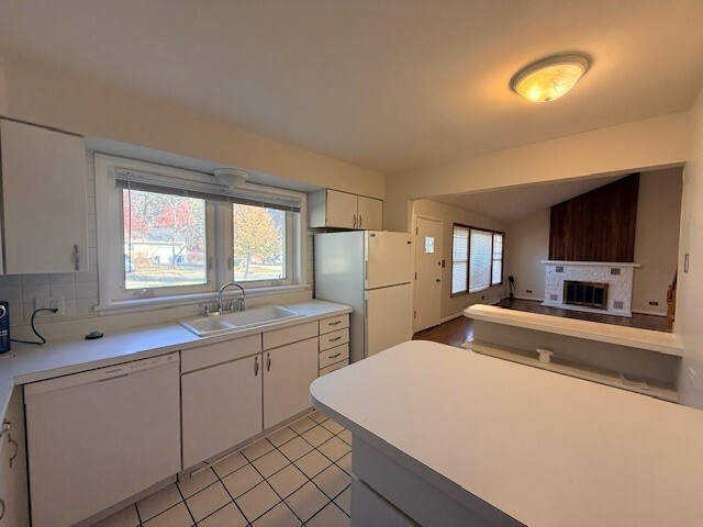 Building Photo - 363 Maple St