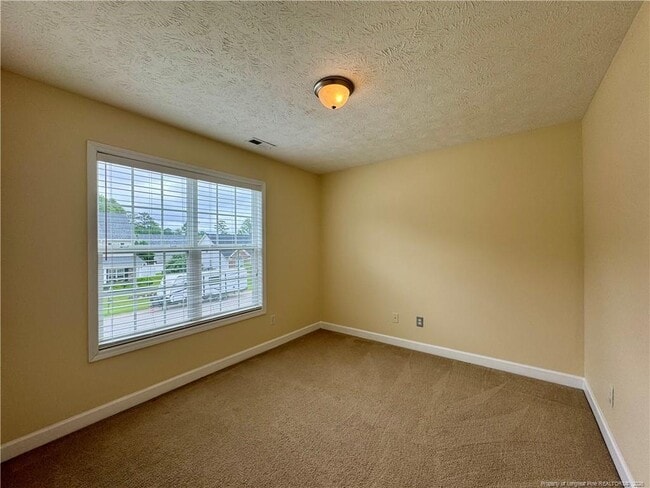 Building Photo - 250 Bayleaf Dr