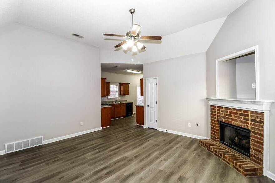 Building Photo - 9134 Cinderhill Cove E