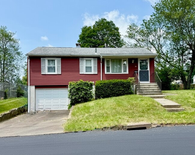 Primary Photo - 79 Valentino Dr