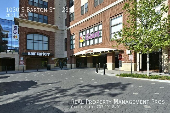 Building Photo - Sunny & Spacious Arlington Village TH- Ste...