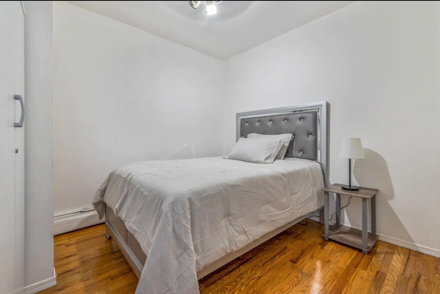 Building Photo - 600 2nd Ave