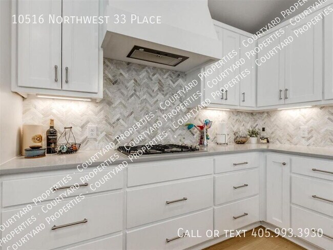Building Photo - 10516 NW 33rd Pl