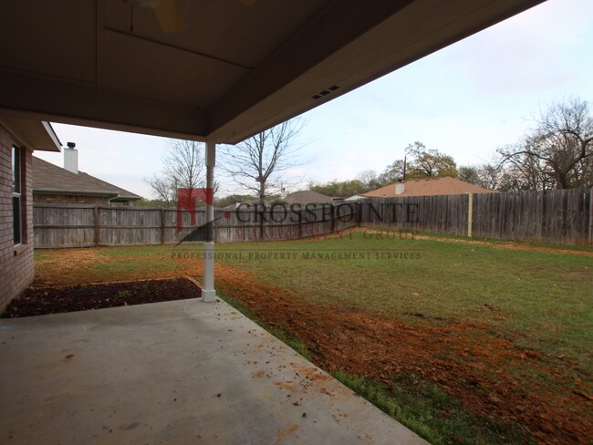 Building Photo - Available! 3 Bedroom Home in Flint!