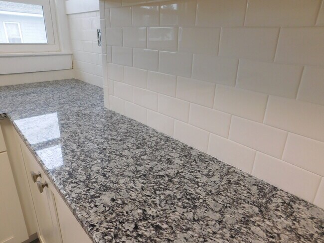 Building Photo - 264 Broad St