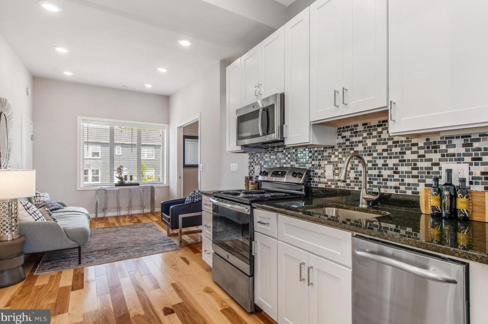 Building Photo - 1247 Penn St NE