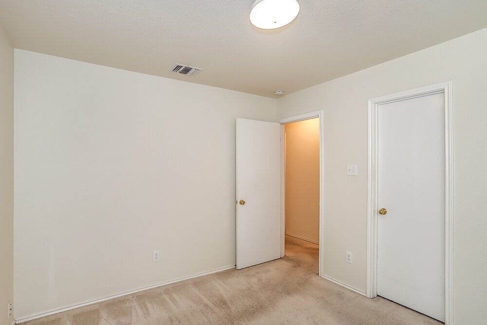 Building Photo - 20830 Banyan Crest Ln