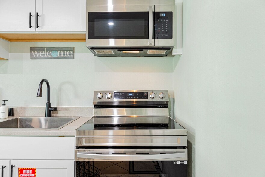 Building Photo - 306 Barracuda Ave