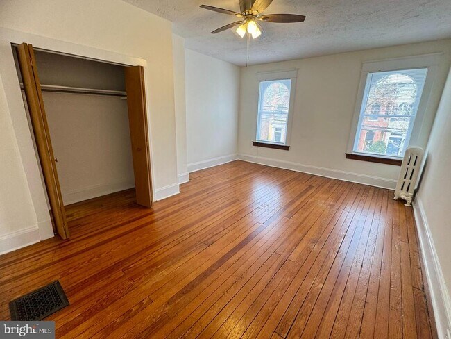 Building Photo - 112 E 3rd St