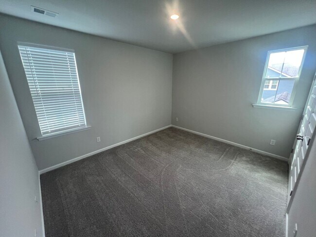 Building Photo - Beautiful Summers Corner 5Bed/4.5Bath