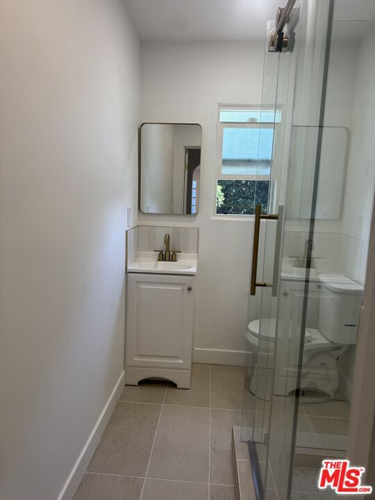 Building Photo - 1254 N Orange Grove Ave