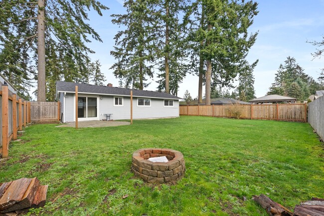 Building Photo - Updated 3-Bed Olympia Home | New Roof, Lar...