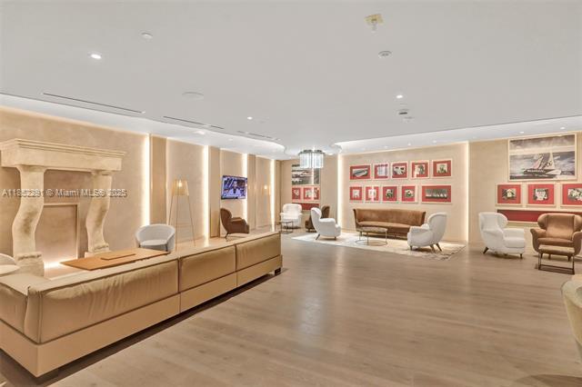 Building Photo - 1000 Brickell Plz