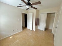 Building Photo - 3807 Putnam Dr