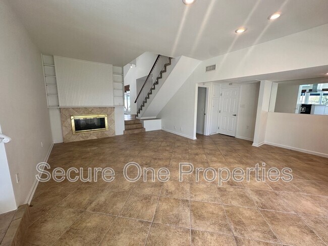 Building Photo - 288 W Siesta Ave