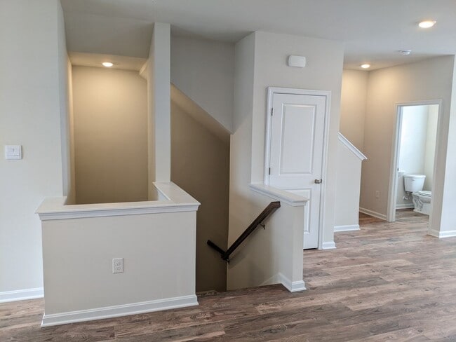 Building Photo - Three level townhouse in The Preserve at Tuscarora Creek community ready by mid September!