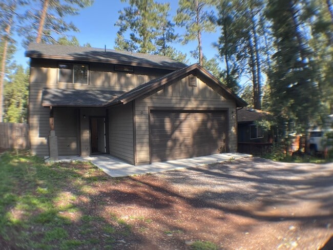 Primary Photo - Spacious 3-Bedroom Home in Serene Mountain...