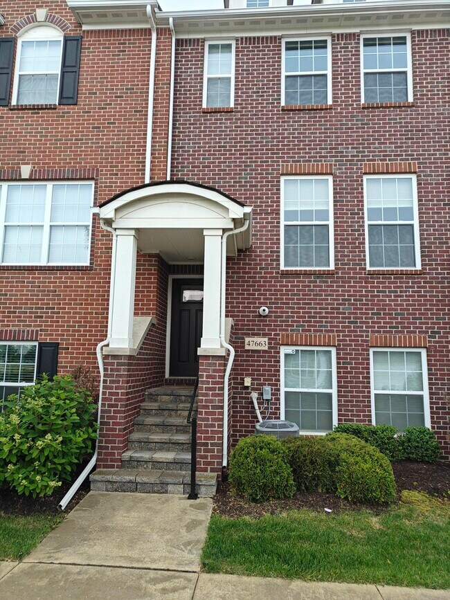 Primary Photo - 47663 Alden Terrace N
