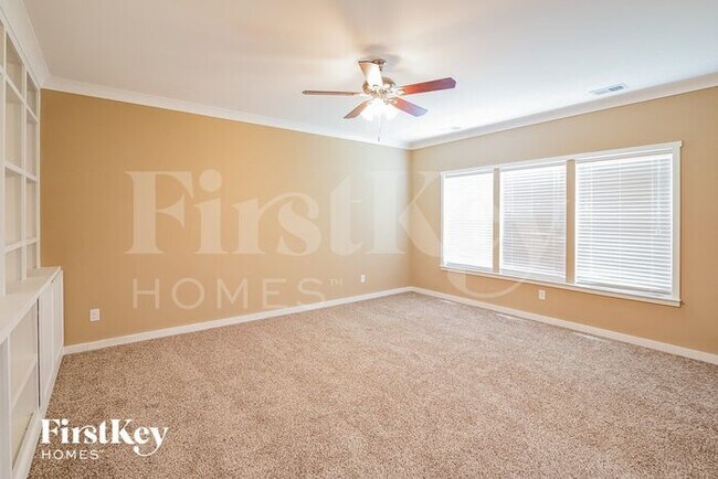 Building Photo - 4952 Ballantine Dr