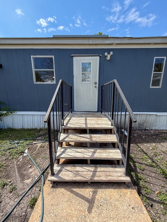 Building Photo - 4506 Legend Falls