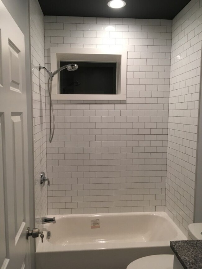 Building Photo - Oversized 3BR/3BA Luxury Home in Wooster S...