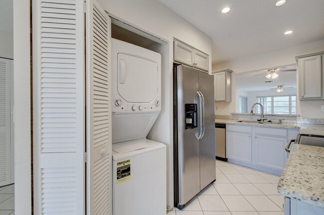 Building Photo - 5710 Princess Palm Ct