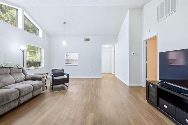 Building Photo - 4819 Village Garden Dr