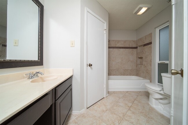 Building Photo - 2411 Gunston Ct
