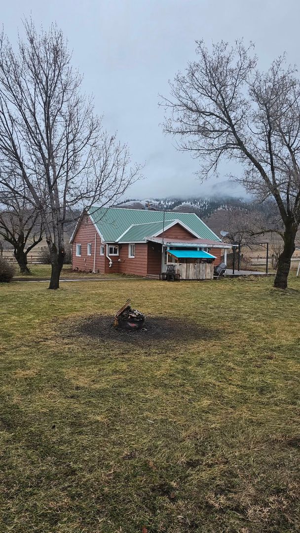 Building Photo - Farm House in Arlee