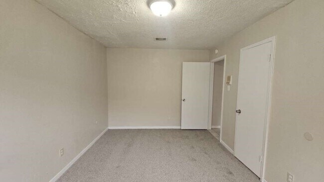 Building Photo - 7222 Northleaf Dr