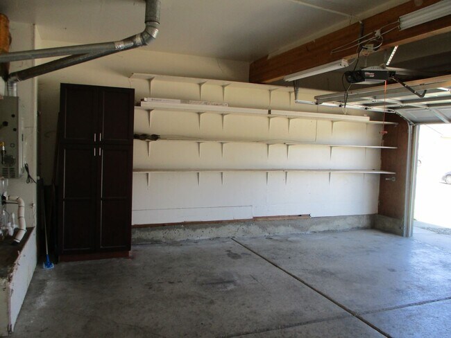 Building Photo - 2618 Valley Oak Way