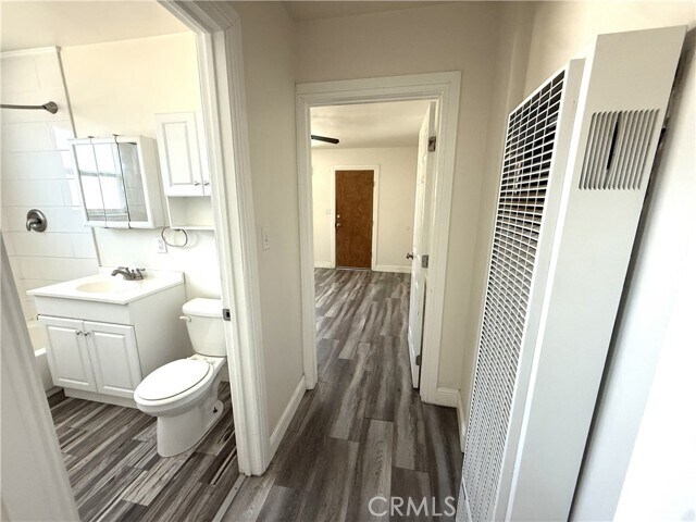 Building Photo - 2238 Eastlake Ave