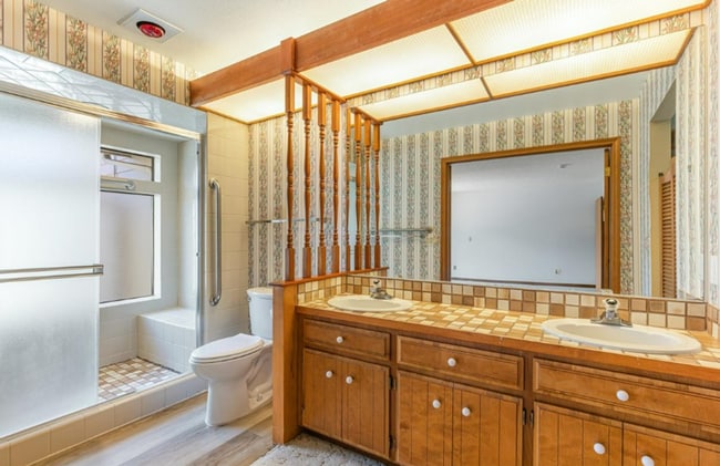 Building Photo - Prime Charbonneau Golf Community Location! 2 Bed, 2.5 Bath + Den, A/C, Washer/Dryer and Garage