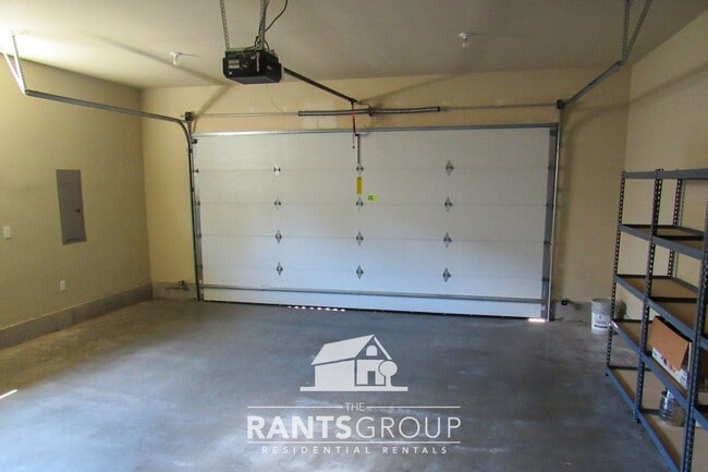 Building Photo - Spacious Single-Family Home in Olympia’s I...