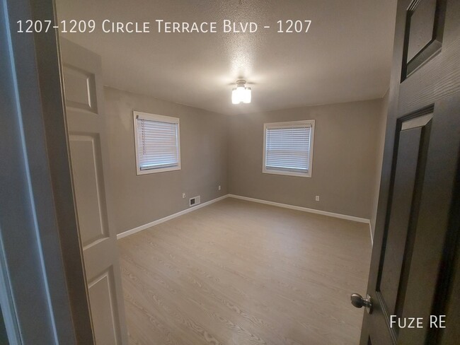 Building Photo - Available NOW! Lower Level 4 Bed / 2 Bath ...