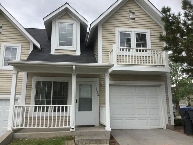 Building Photo - 3 BEDROOM, 2 BATHROOM, VILLAGE CREEK TOWNH...