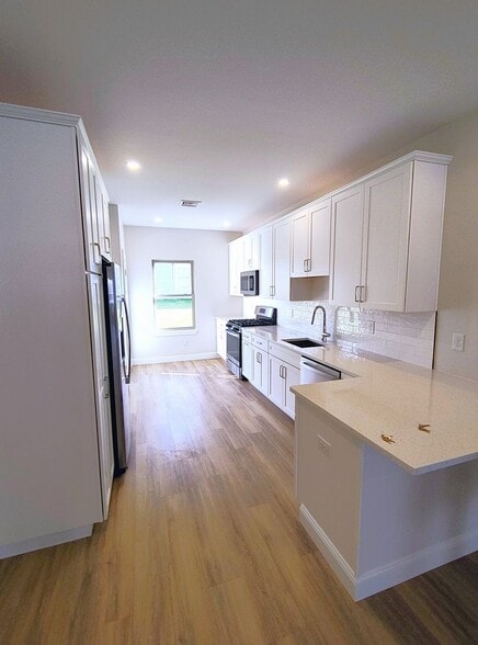 Building Photo - 34-34 W Valley Cir