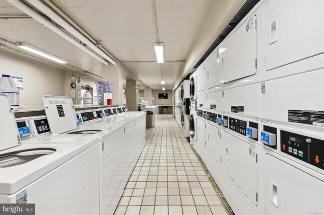 Building Photo - 10500 ROCKVILLE PIK