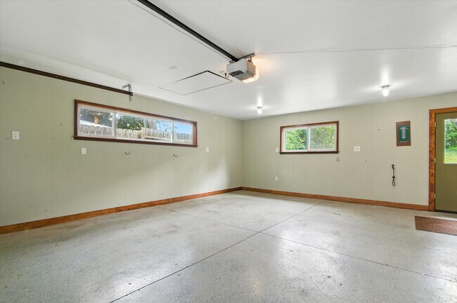 Building Photo - 712 Collegewood St