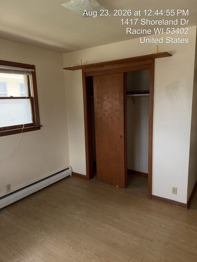 Building Photo - 1417-1419 Shoreland Dr.