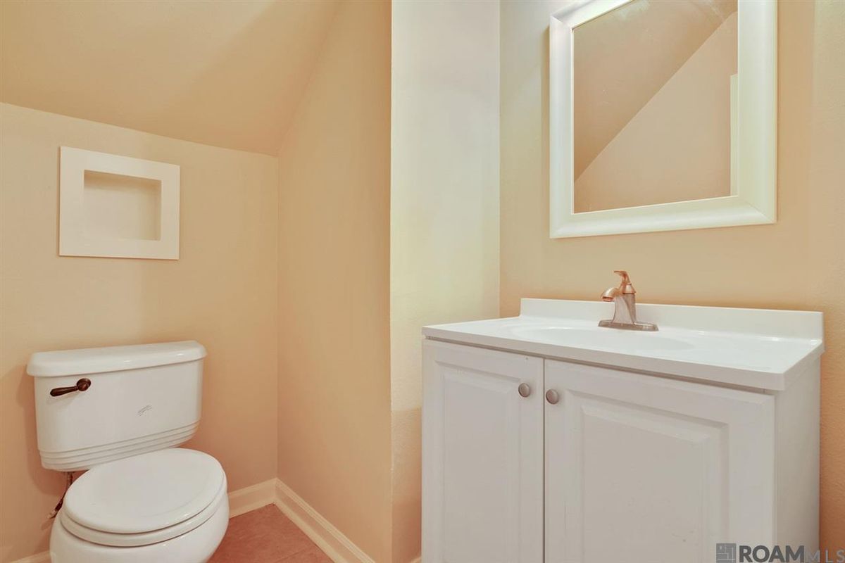 Building Photo - 5156 Stumberg Ln