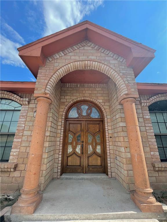 Primary Photo - 1211 Bugambilia Ave