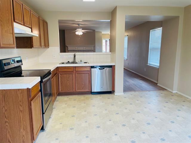 Building Photo - 614 Rockbrook Dr