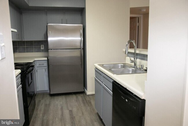 Building Photo - 4490 Lord Loudoun Ct