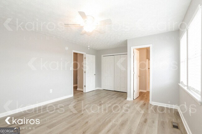Building Photo - 135 Fawn Dr