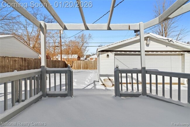 Building Photo - 29942 Avondale St