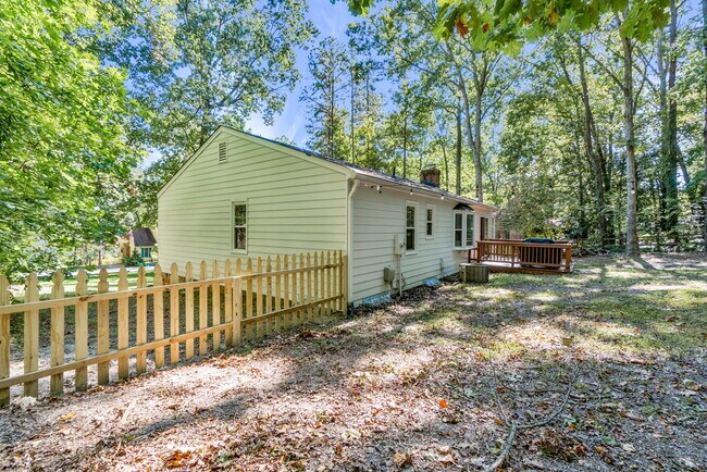 Building Photo - 3434 Castlebury Dr