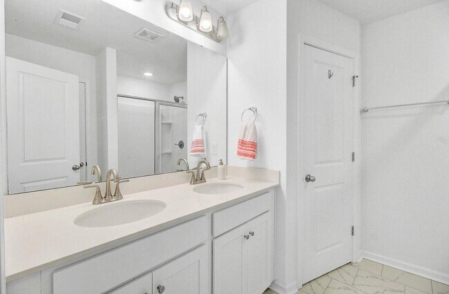 Building Photo - 770 Trotters Ln