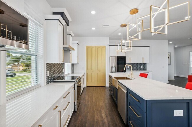 Building Photo - 8605 Inwood Dr